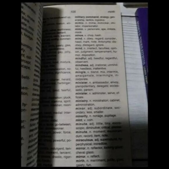Roget's Large Print Thesaurus-SET OF 4-NEW - Picture 2 of 2